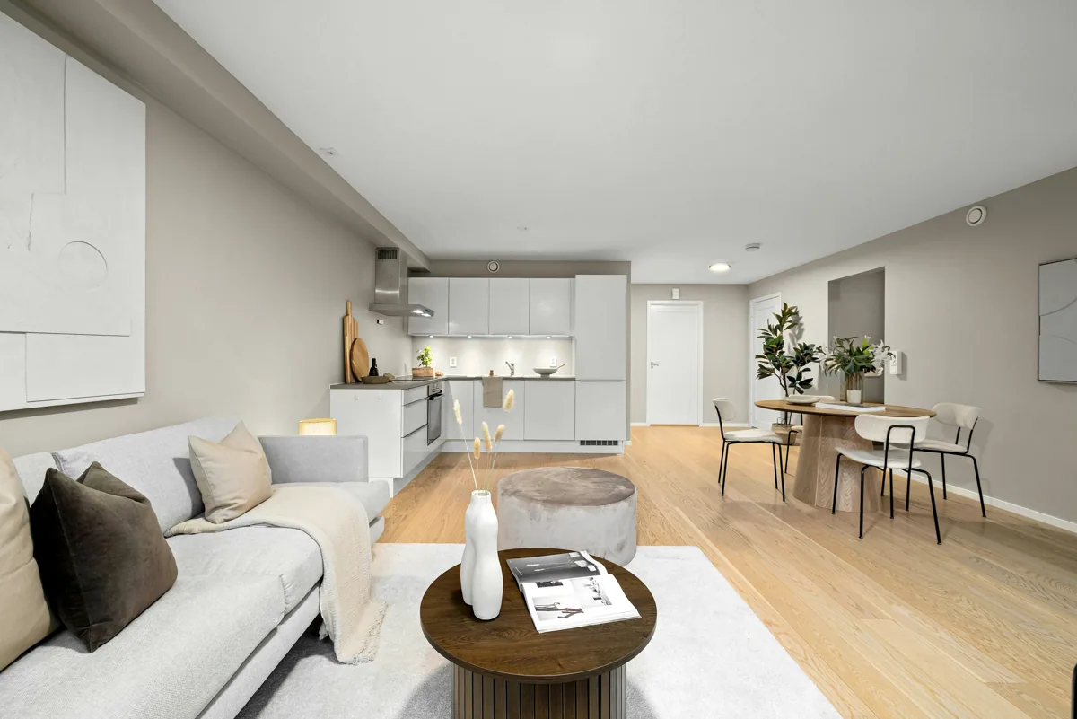 Interieur met glad afgewerkte wanden en plafond