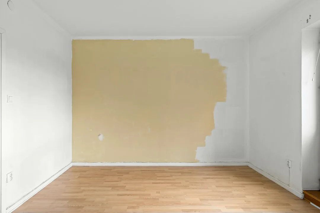 Atmosphere image: A space with locally worked wall surfaces